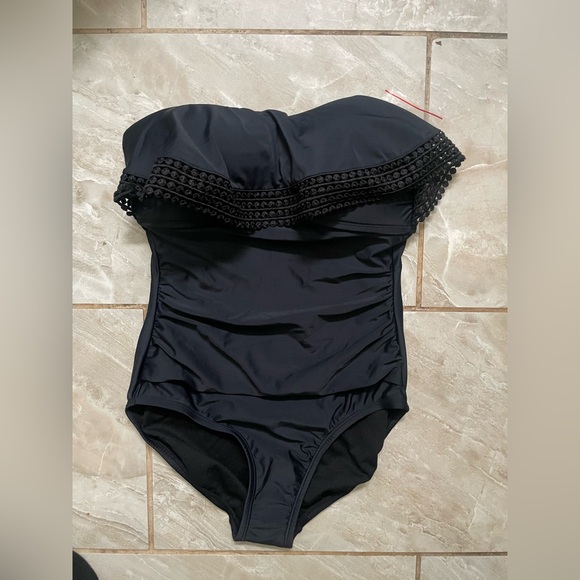 Kona Sol Womens Crochet Ruffle Bandeau One Piece Strapless Black Swimsuit - Picture 2 of 5
